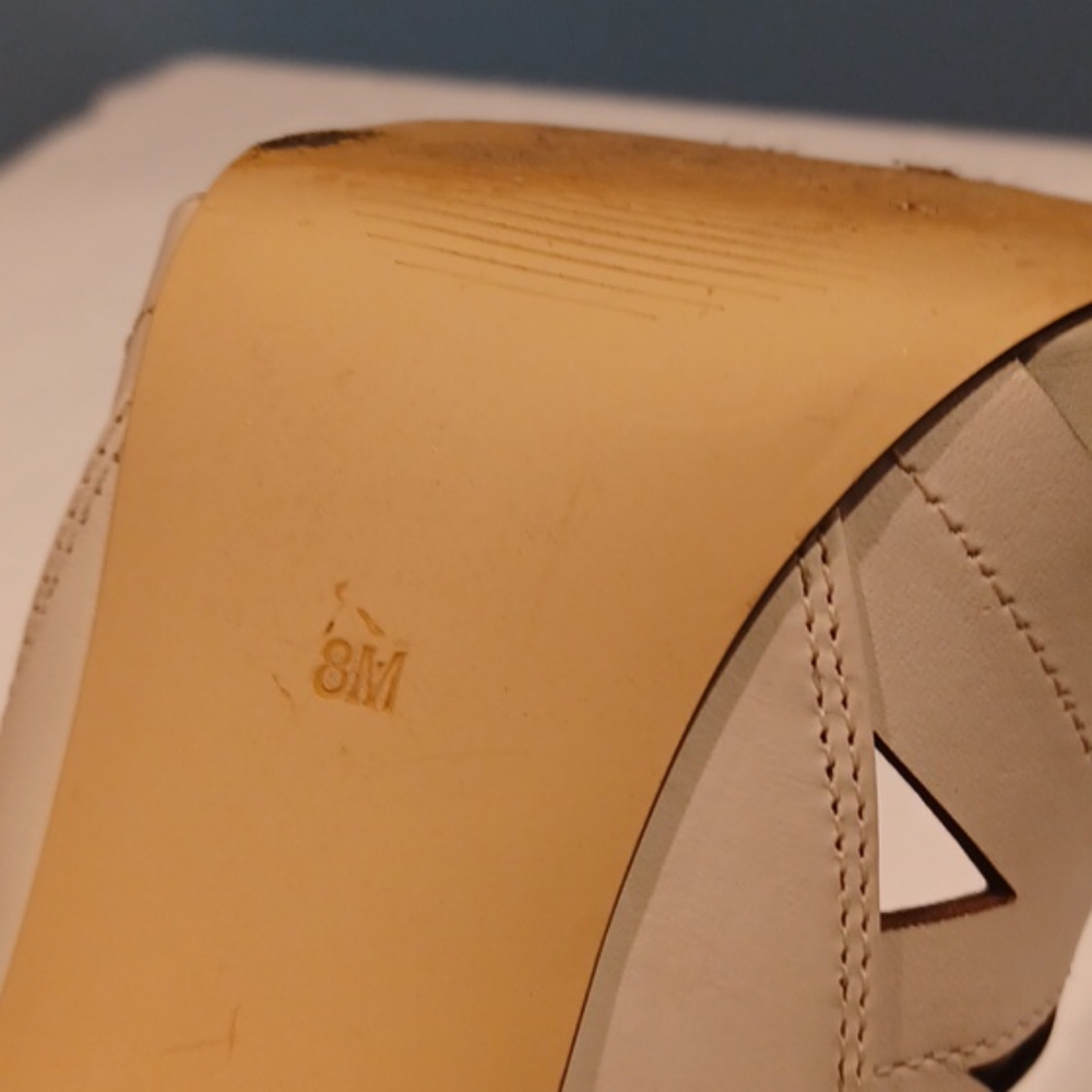 Preowned GUESS AELA Cutout Heels - Picture 6 of 8